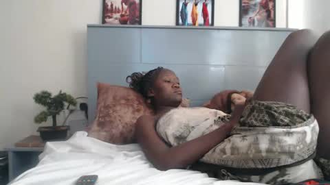 Snapshot of emilyposha chatting on 02.11.25 Emilly online show from 02.11.25