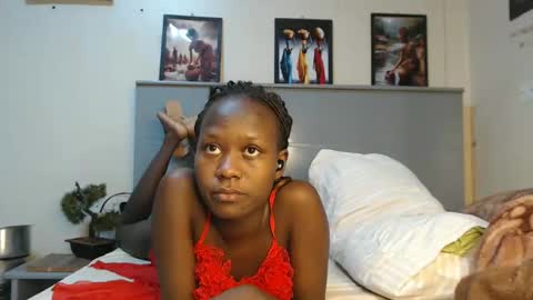 Snapshot of emilyposha chatting on 03.09.25 Emilly online show from 03.09.25