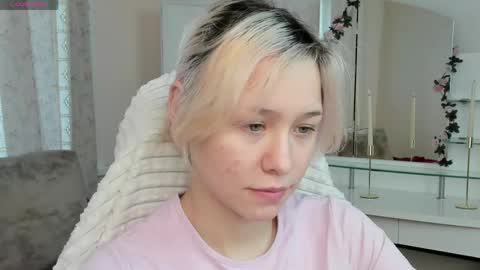 Snapshot of emilytrase chatting on 04.28.26 Betty online show from 04.28.26