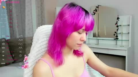 Snapshot of emilytrase chatting on 05.19.26 Betty online show from 05.19.26