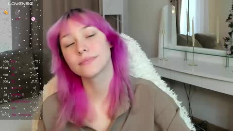 Snapshot of emilytrase chatting on 05.27.26 Betty online show from 05.27.26