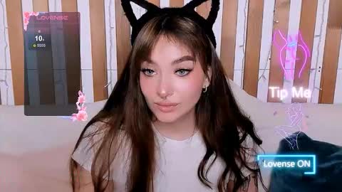 Snapshot of emilytylerr chatting on 10.15.25 Emily online show from 10.15.25