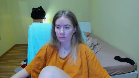 Snapshot of emilyy____ chatting on 03.12.25 Emily online show from 03.12.25