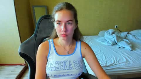 Snapshot of emilyy____ chatting on 07.19.26 Emily online show from 07.19.26