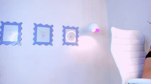 emilyy_kim online show from 03.11.25