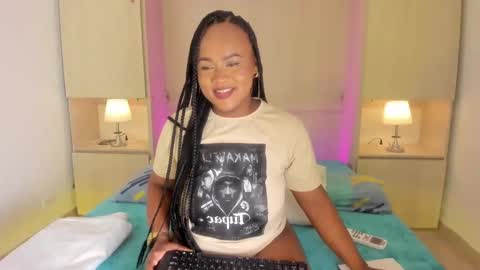 Snapshot of emilyystuart chatting on 09.24.25 Emily online show from 09.24.25