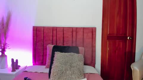 Emilyy Watson online show from 09.30.25