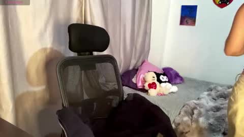 Snapshot of emma__bell_ chatting on 09.22.25 Emma Is here online show from 09.22.25