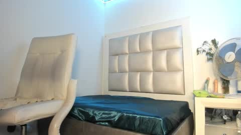 emma__js_ online show from 02.13.26