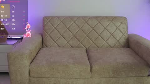 emma__walkerr_ online show from 01.20.25