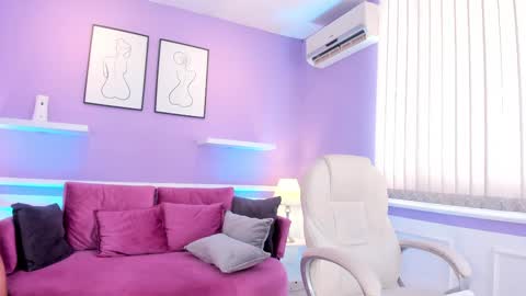 emma__walkerr_ online show from 01.25.25