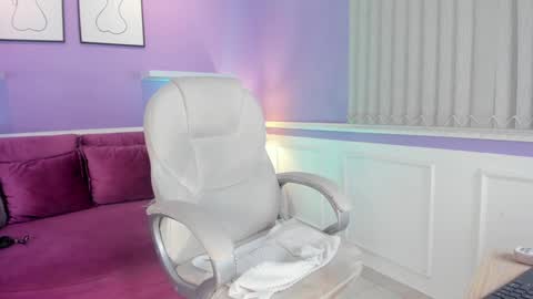 emma__walkerr_ online show from 01.27.25