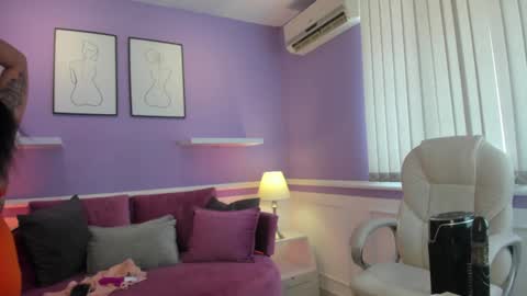 emma__walkerr_ online show from 02.08.25