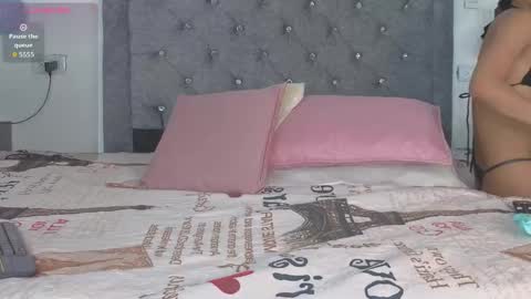 Snapshot of emma_blake__ chatting on 10.14.25 Emma online show from 10.14.25