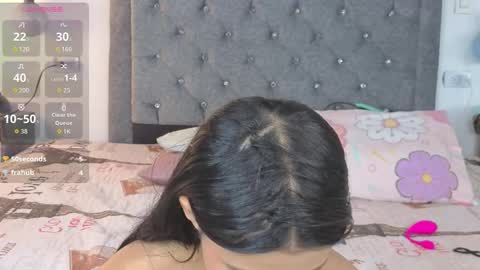 Snapshot of emma_blake__ chatting on 10.28.25 Emma online show from 10.28.25