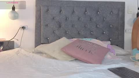 Snapshot of emma_blake__ chatting on 11.07.25 Emma online show from 11.07.25