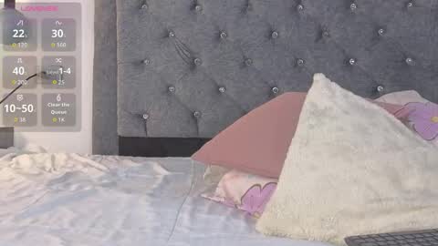 Snapshot of emma_blake__ chatting on 11.12.25 Emma online show from 11.12.25