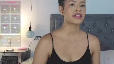 Snapshot of emma_blake__ chatting on 11.20.25 Emma online show from 11.20.25