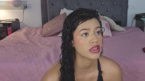 Snapshot of emma_blake__ chatting on 11.26.25 Emma online show from 11.26.25