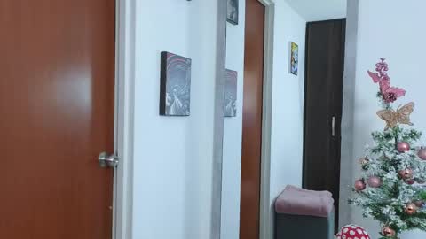 Snapshot of emma_blue_ chatting on 12.01.24 Emma Blue modelo independiente online show from 12.01.24