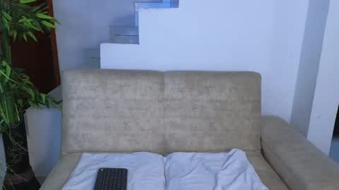 Snapshot of emma_blue_ chatting on 11.13.25 Emma Blue modelo independiente online show from 11.13.25