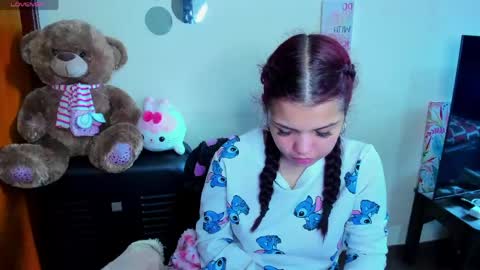 Snapshot of emma_boo_ chatting on 04.19.26 emma_boo_ online show from 04.19.26