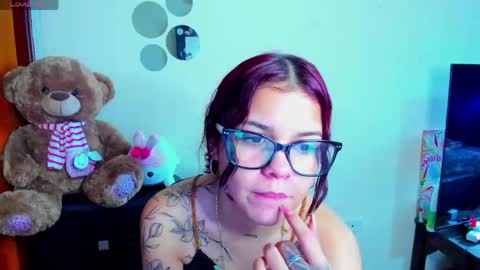 Snapshot of emma_boo_ chatting on 04.28.26 emma_boo_ online show from 04.28.26