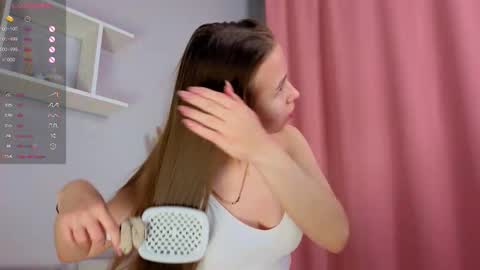 Snapshot of emma_clon chatting on 02.12.26 Emma online show from 02.12.26