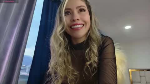 Snapshot of emma_coronel chatting on 10.10.25 emma coronel online show from 10.10.25