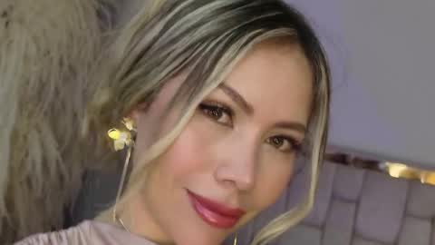 Snapshot of emma_coronel chatting on 02.12.26 emma coronel online show from 02.12.26