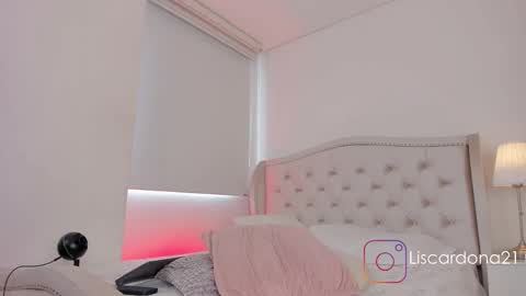 Snapshot of emma_dee chatting on 09.16.25 emma_dee online show from 09.16.25