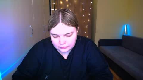 Snapshot of emma_dorn chatting on 04.22.26 Eva online show from 04.22.26