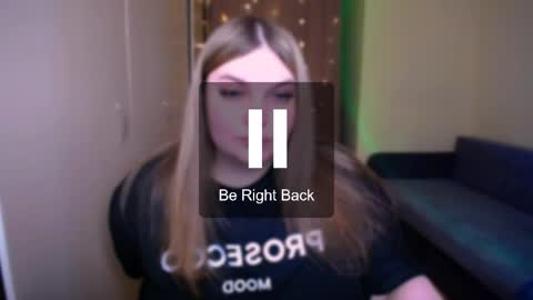 Snapshot of emma_dorn chatting on 05.16.26 Eva online show from 05.16.26