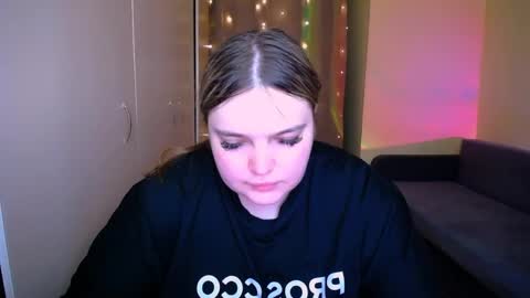Snapshot of emma_dorn chatting on 05.22.26 Eva online show from 05.22.26