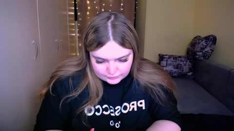 Snapshot of emma_dorn chatting on 05.26.26 Eva online show from 05.26.26