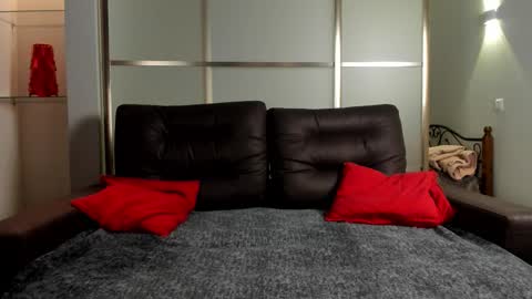 Emma online show from 12.16.25