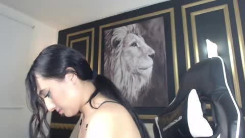 Snapshot of emma_hiltonn_ chatting on 02.11.26 E M M A online show from 02.11.26