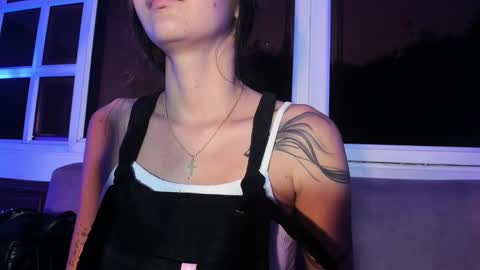 Snapshot of emma_jhoons chatting on 02.01.26 emma_jhoons online show from 02.01.26