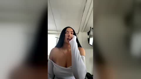 emma_johnson_ online show from 06.04.26