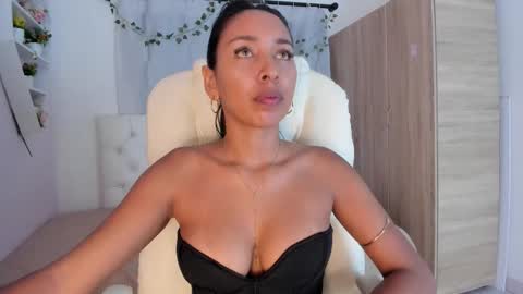 Emma online show from 11.18.25