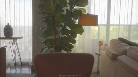 Snapshot of emma_lu1 chatting on 12.17.24 emma_lu1 online show from 12.17.24