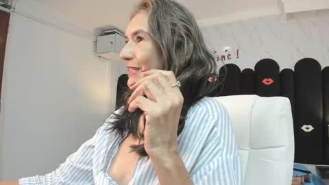 Emma  online show from 02.18.25