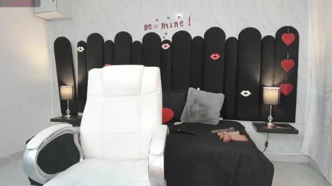 Emma  online show from 02.28.25