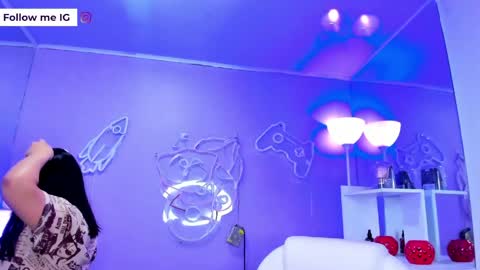 Emma Monserratt online show from 04.15.26