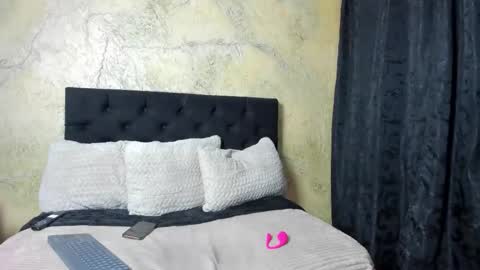 Snapshot of emma_nmm chatting on 02.25.26 Emma online show from 02.25.26