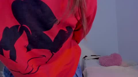 Snapshot of emma_rr chatting on 12.14.24 Emma online show from 12.14.24