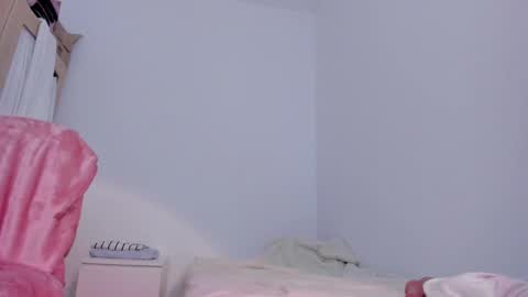 Snapshot of emma_rr chatting on 12.19.24 Emma online show from 12.19.24