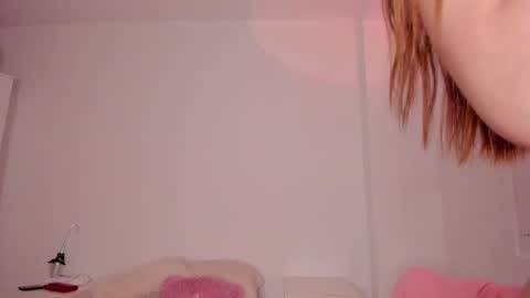 Snapshot of emma_rr chatting on 02.28.25 Emma online show from 02.28.25