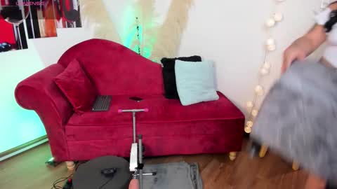 emma online show from 10.10.25