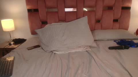 emma_saenz01 online show from 01.31.25